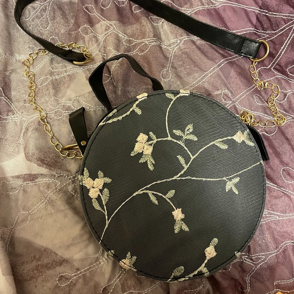 Black Round Flower Purse